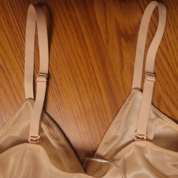 NWT SKIMS Barely There Shapewear Bodysuit Brief W/ Snaps Sand XXS SH-BSB-1641 - Picture 11 of 13